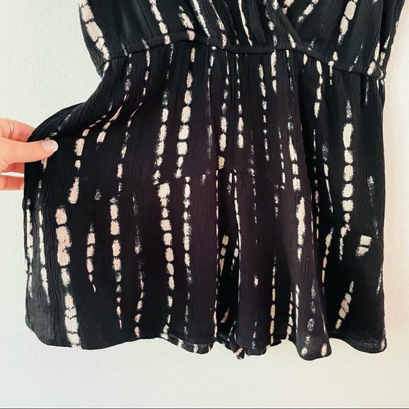 Shibori Print Romper | “Gauze Texture” and Lightweight | Size S | Black & White - Picture 2 of 11